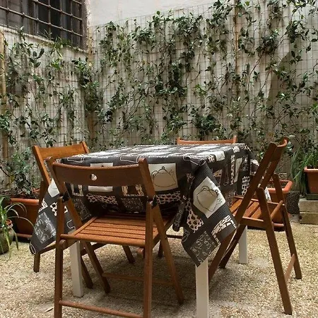 Cortile Banchi Vecchi-3